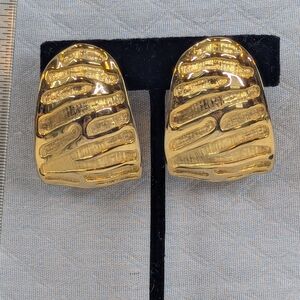 Vtg Big Gold Clip Earrings Large Hoop Drop Modern Tiger Cat Stripe